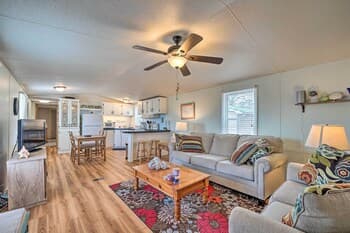 Peaceful Supply House ~ 2 Mi to Holden Beach!