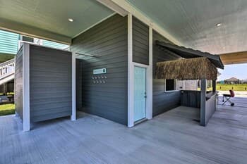 Bolivar Peninsula Beach House, Steps to Coast