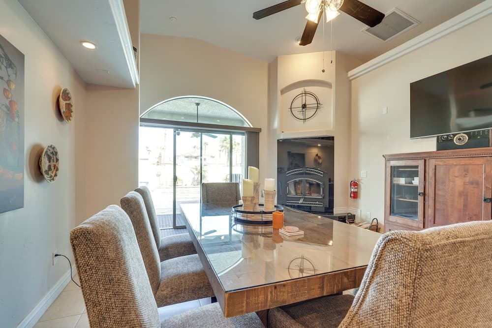 Lake Havasu City Escape w/ Pool, Patio & Grill!