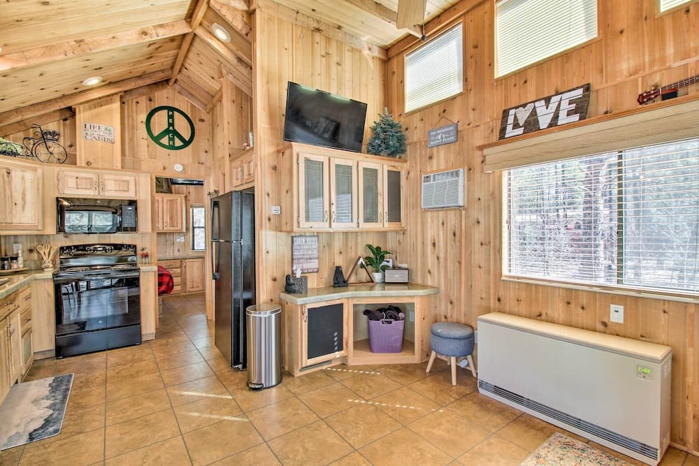 Lakeside Cabin w/ Fire Pit ~ 4 Mi to Show Low Lake