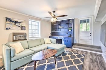 Bright Home With Fireplace & Screened-in Porch!