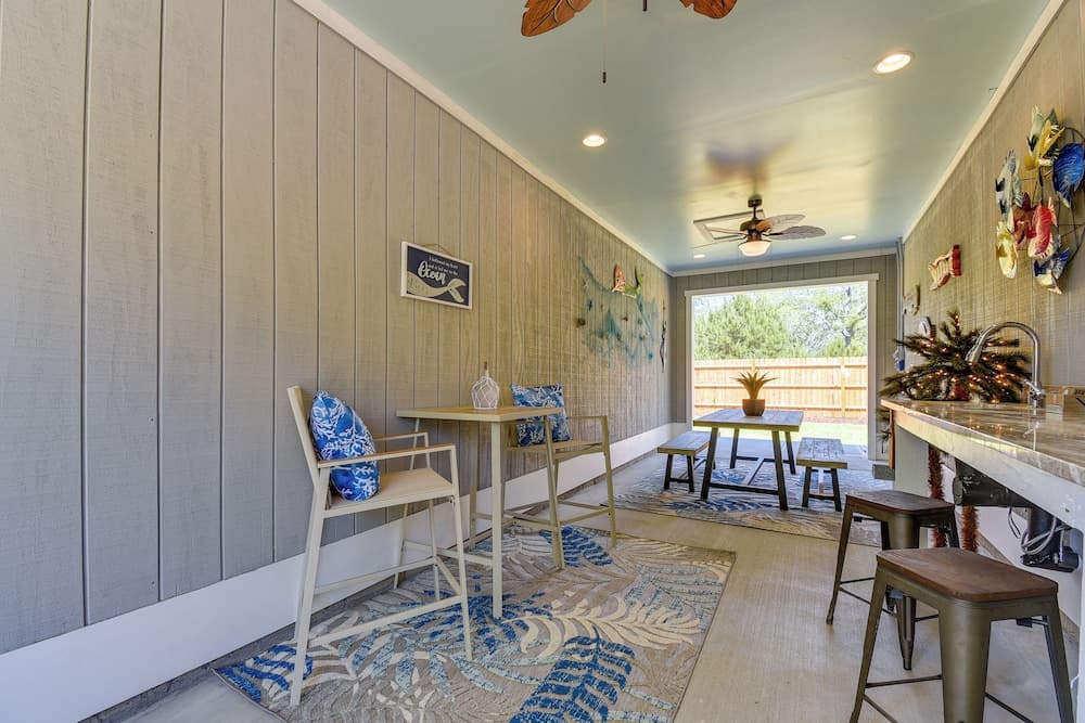 Charming Ocean Isle Beach Home ~ 1 Mi to Beach!