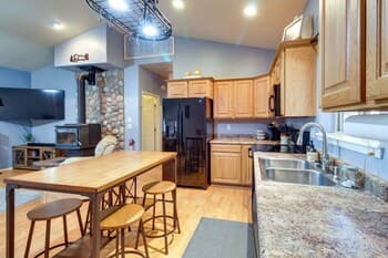 Pinetop-lakeside Cabin: Private Yard w/ Fire Pit!