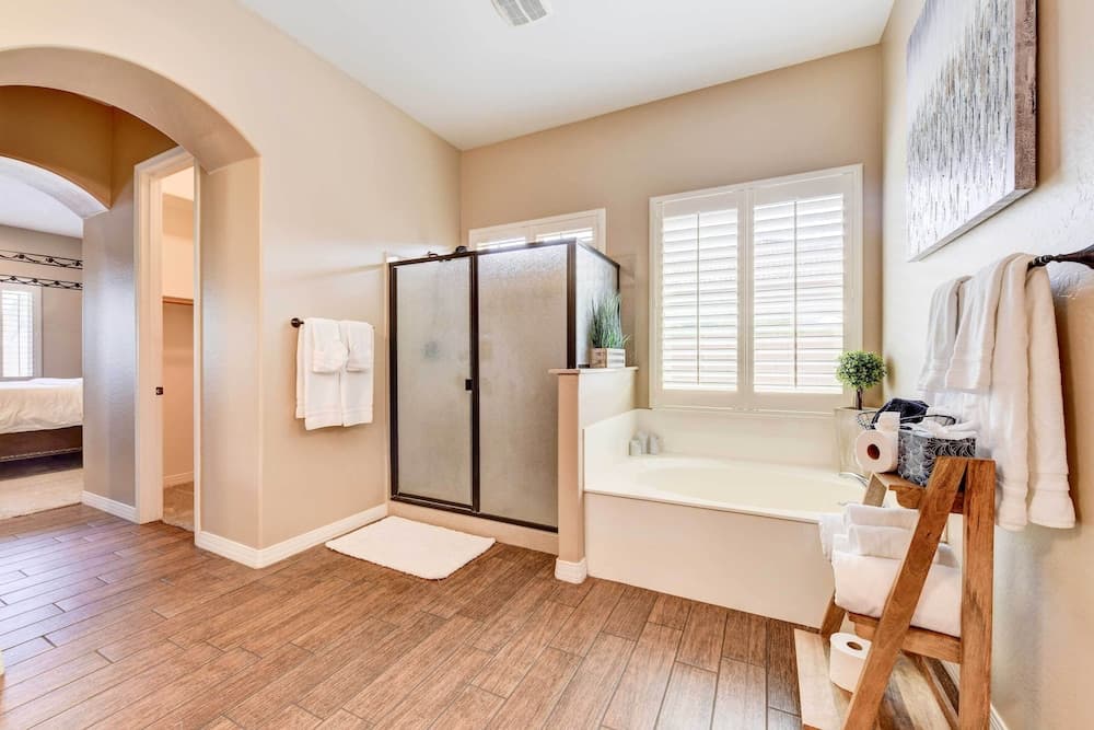 Pool, BBQ & Bar: Family Home in Queen Creek