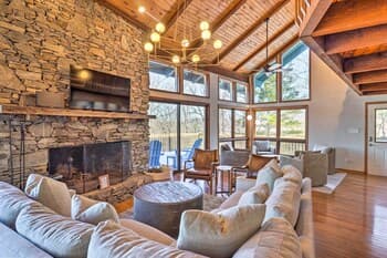 Modern Mtn Retreat w/ Hot Tub & Stellar Views!
