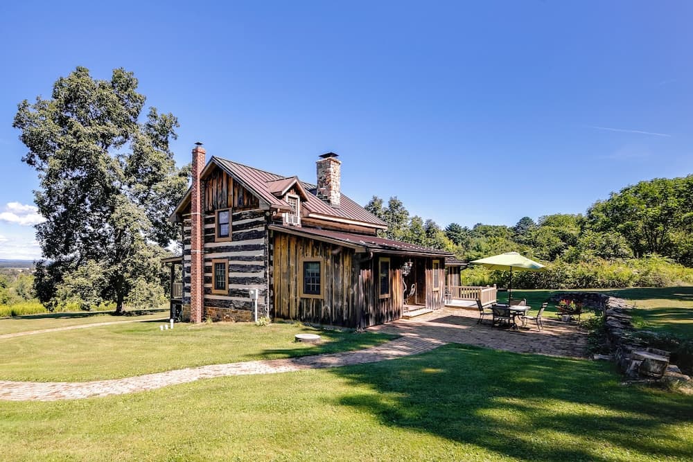 Cabin Vacation Rental ~ 8 Mi to Penn State!