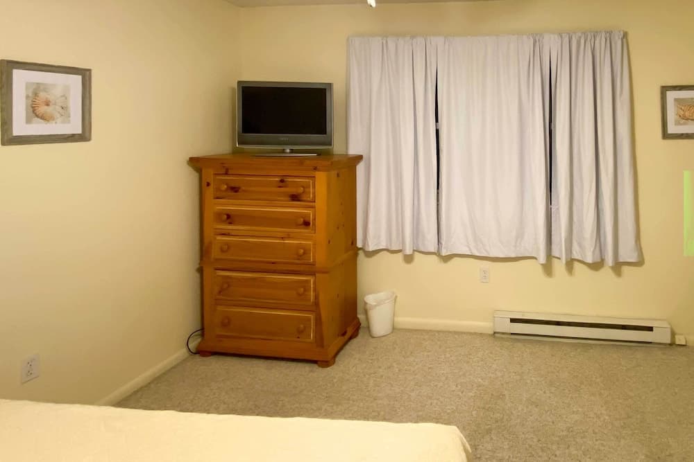 Brigantine Condo w/ Gas Grill - Walk to Beach!
