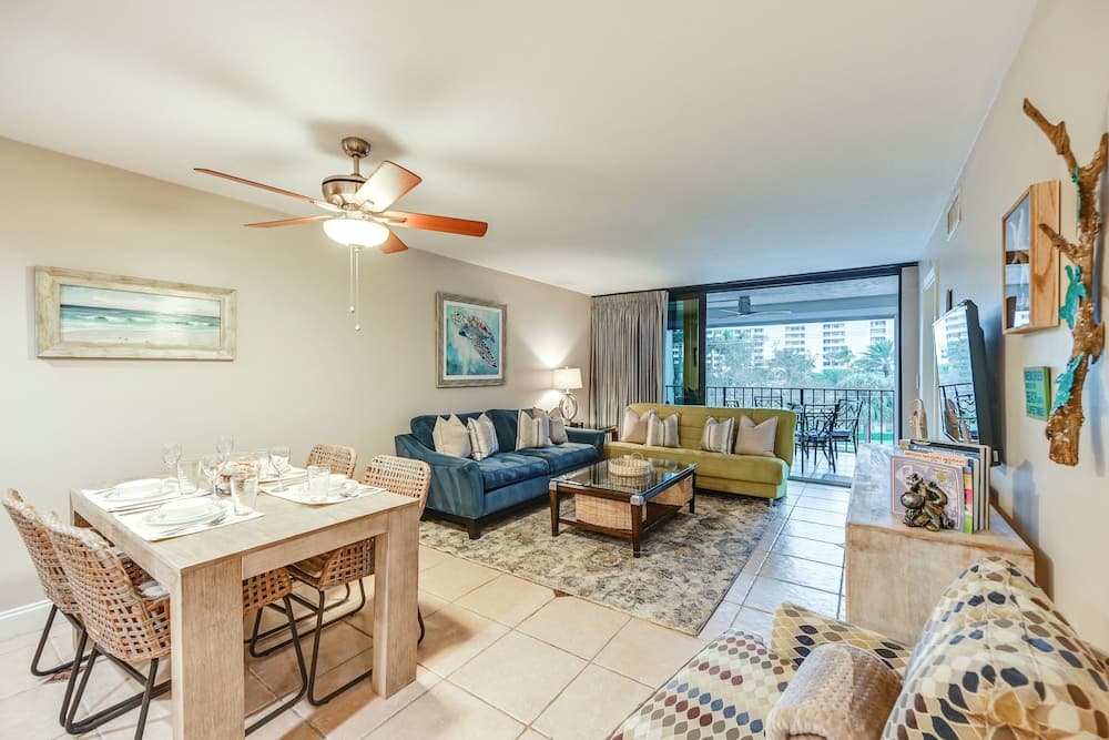 Beachy Marco Island Condo With Resort Amenities!