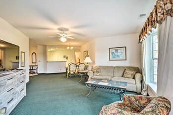 Michigan Condo: Heated Indoor Community Pool!