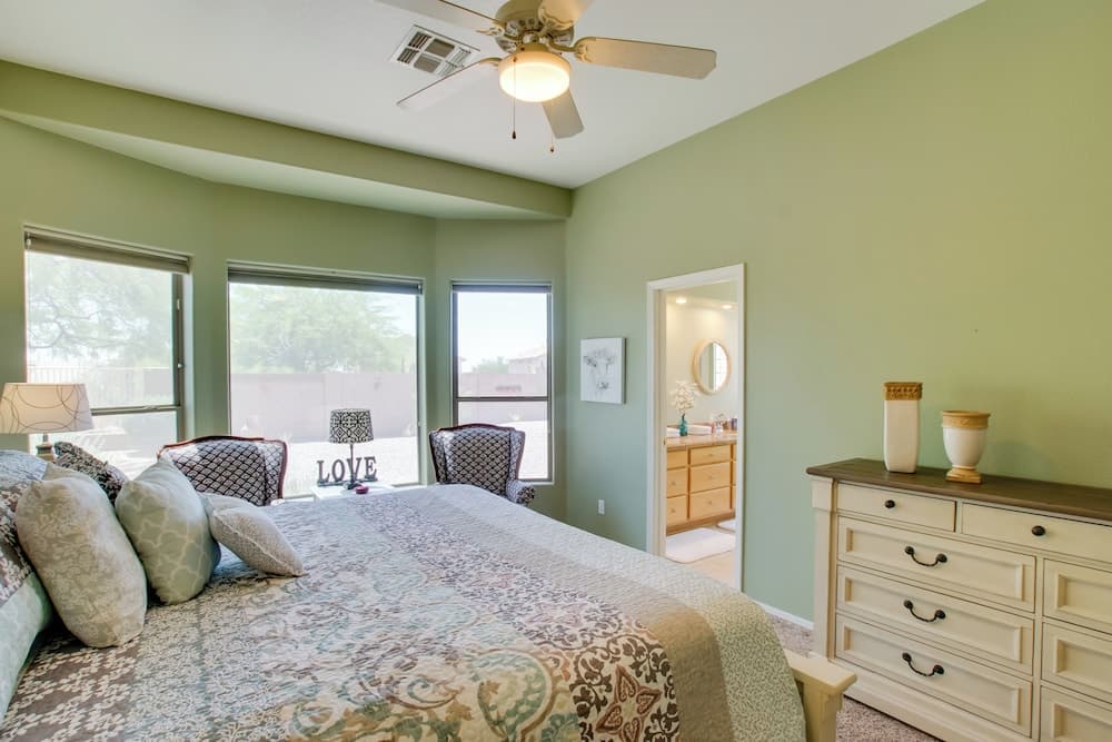 Walk to Trails: Mtn-view Mesa Getaway w/ Gril