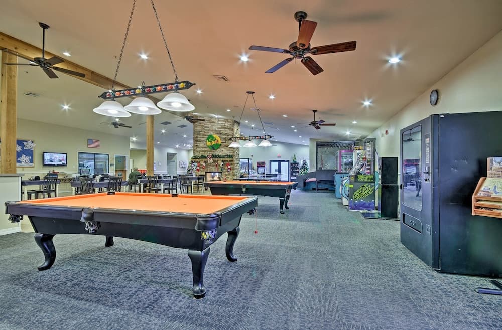 Holiday Hills Resort Condo w/ Hot Tub Access