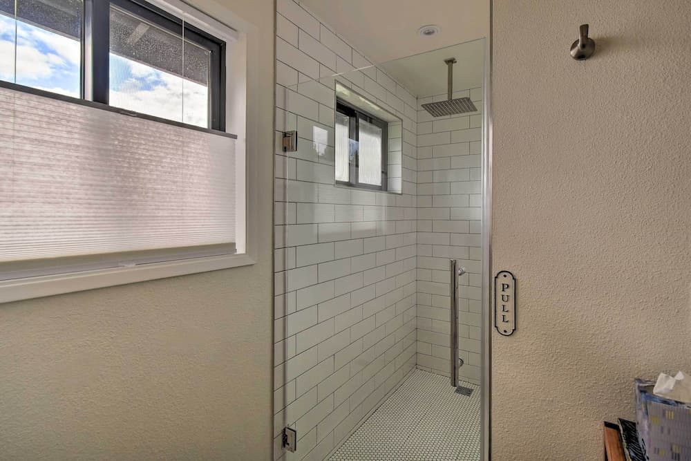 Stylish Olympia Home w/ Private Boat Dock!