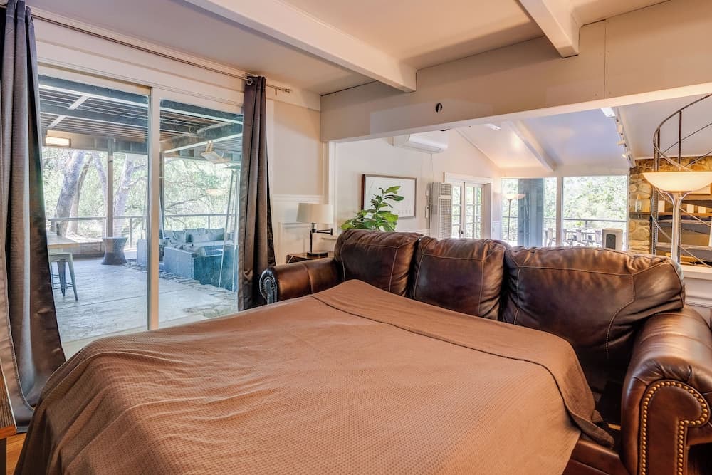 Updated Three Rivers Vacation Rental w/ Gas Grill