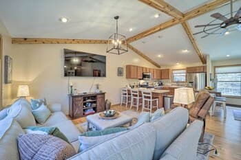 Cozy Family Retreat - 2 Miles to Beech Mountain!