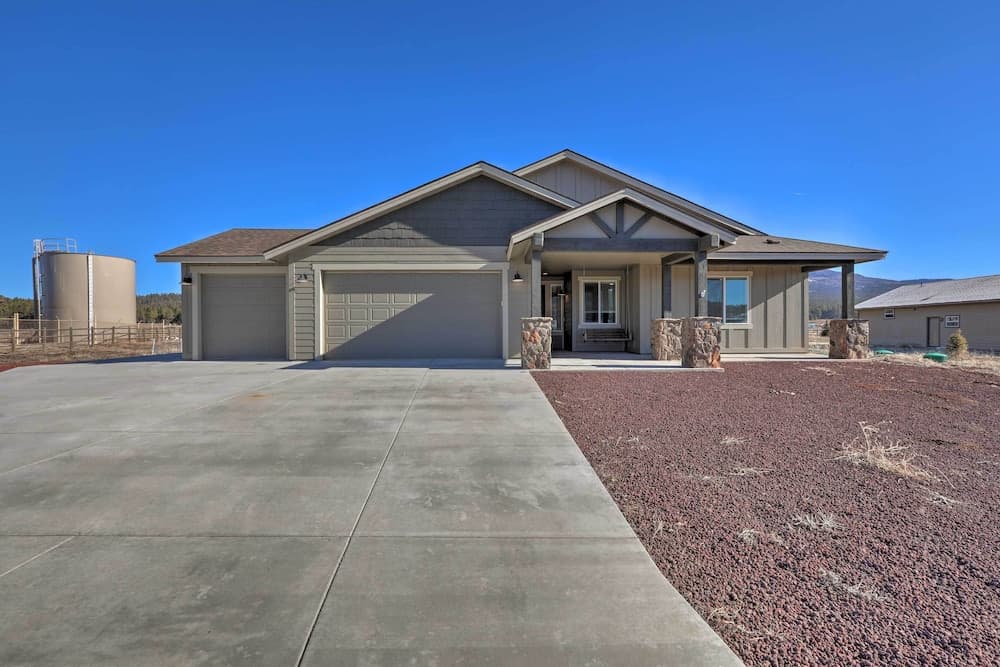 Flagstaff Home w/ Views - Near Arizona Snowbowl!