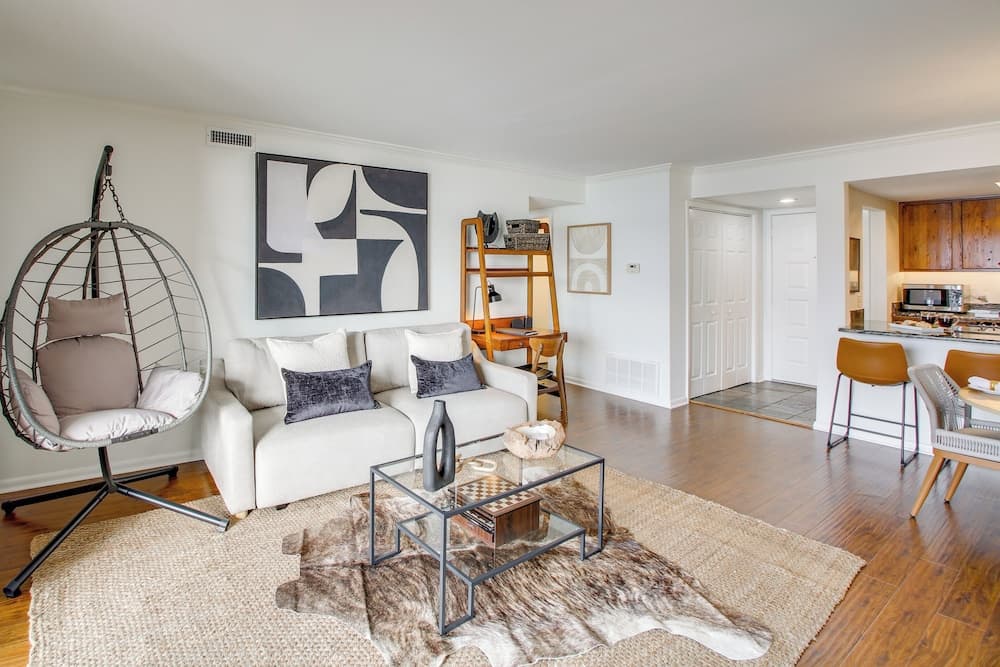 Sunset-view Resort Condo on Lake Hamilton!