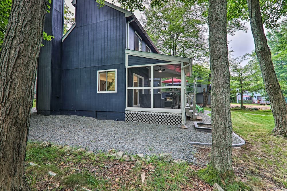 Lake & Pool Access: Home Near Tobyhanna State Park