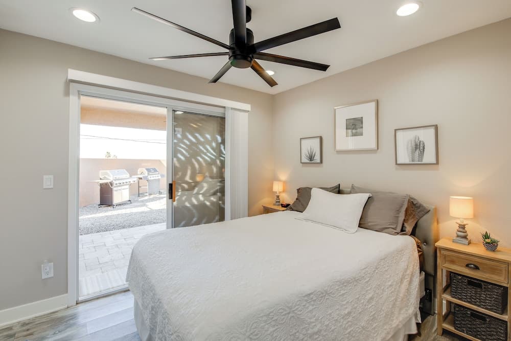 4 Mi to Lake Havasu: Home w/ Views, Pool & Spa