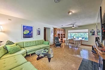 Riverfront Retreat ~ 4 Mi to Downtown Milwaukee!