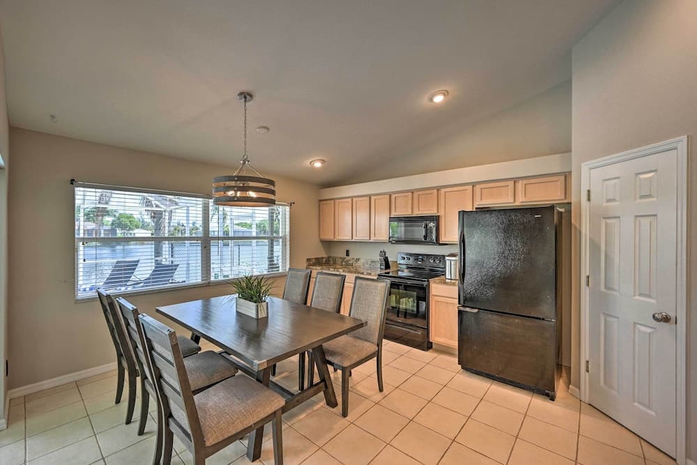 Dog-friendly Escape w/ Dock & Kayaks in Cape Coral