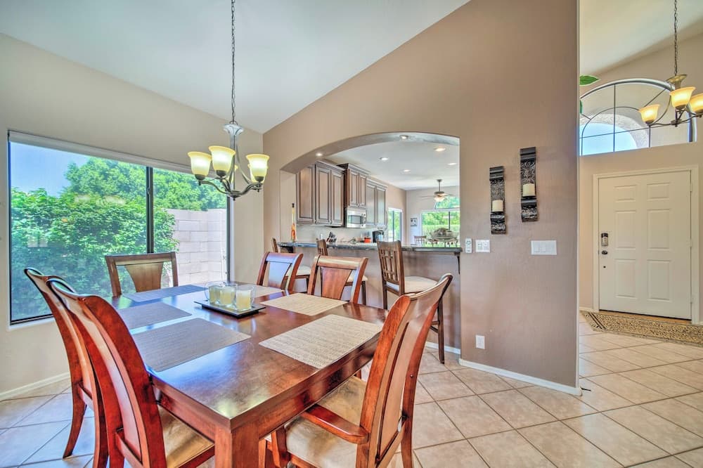 Bright Chandler Home w/ Hot Tub: Golf, Hike & Shop