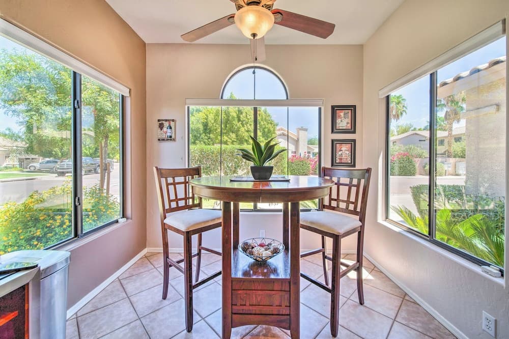 Bright Chandler Home w/ Hot Tub: Golf, Hike & Shop