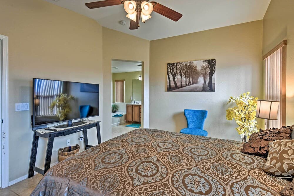 West Phoenix Home: Hike, Dine & Golf Nearby!