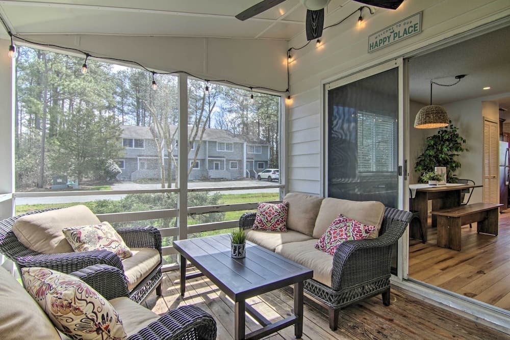 1 Mi to Beach & Boardwalk: Family Townhome