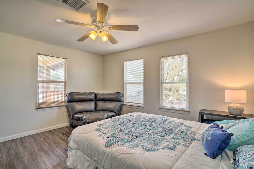 Pet-friendly Sierra Blanca Home in Downtown!