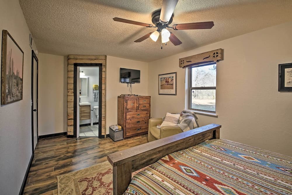 Secluded Boles Home Near River: Pets Welcome!