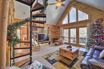 Cozy Beech Mountain Retreat w/ 2 Decks & Fire Pit!