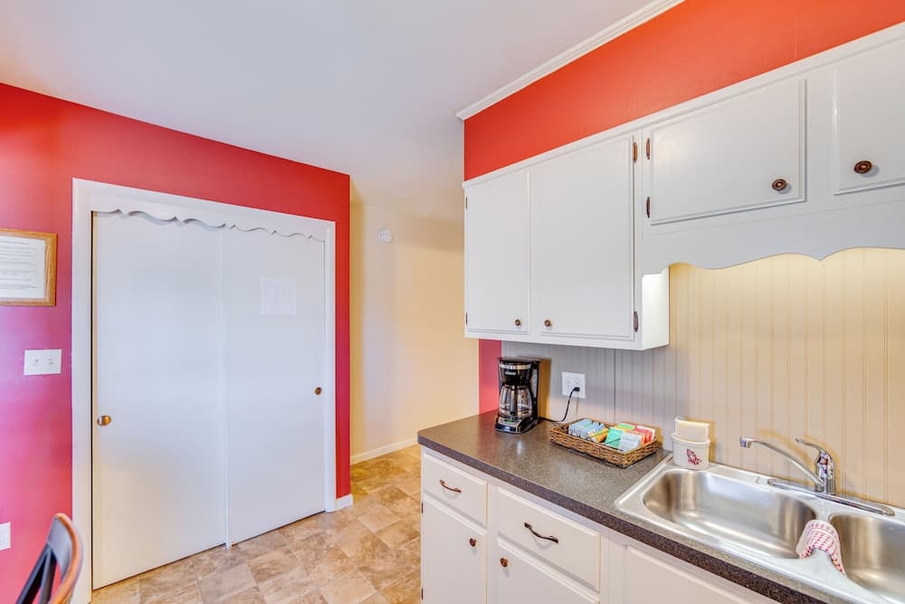 'schoolhouse Haven' in Gap: Communal Grill & Patio