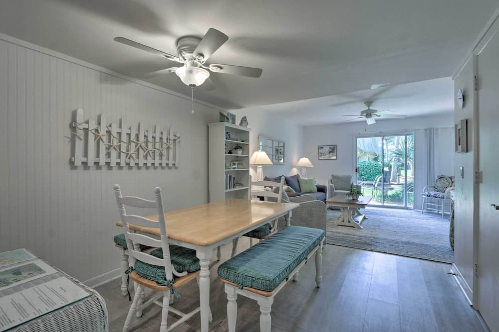 Close to Beach & Coligny Plaza: Hilton Head Condo!