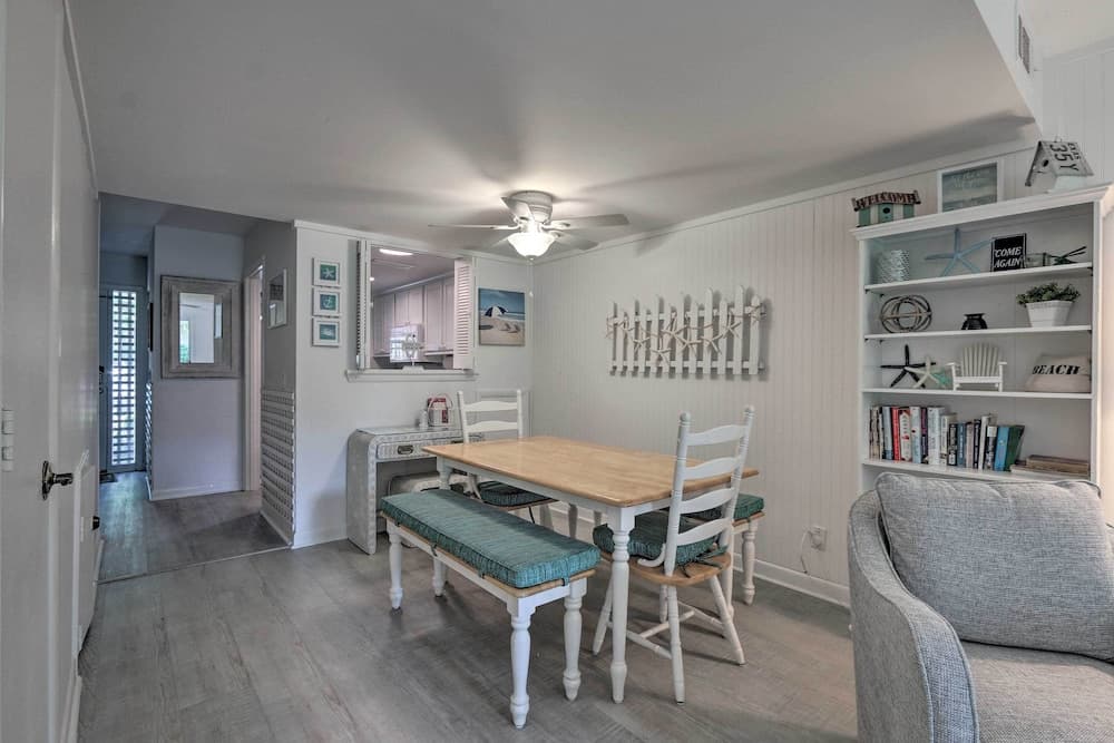 Close to Beach & Coligny Plaza: Hilton Head Condo!