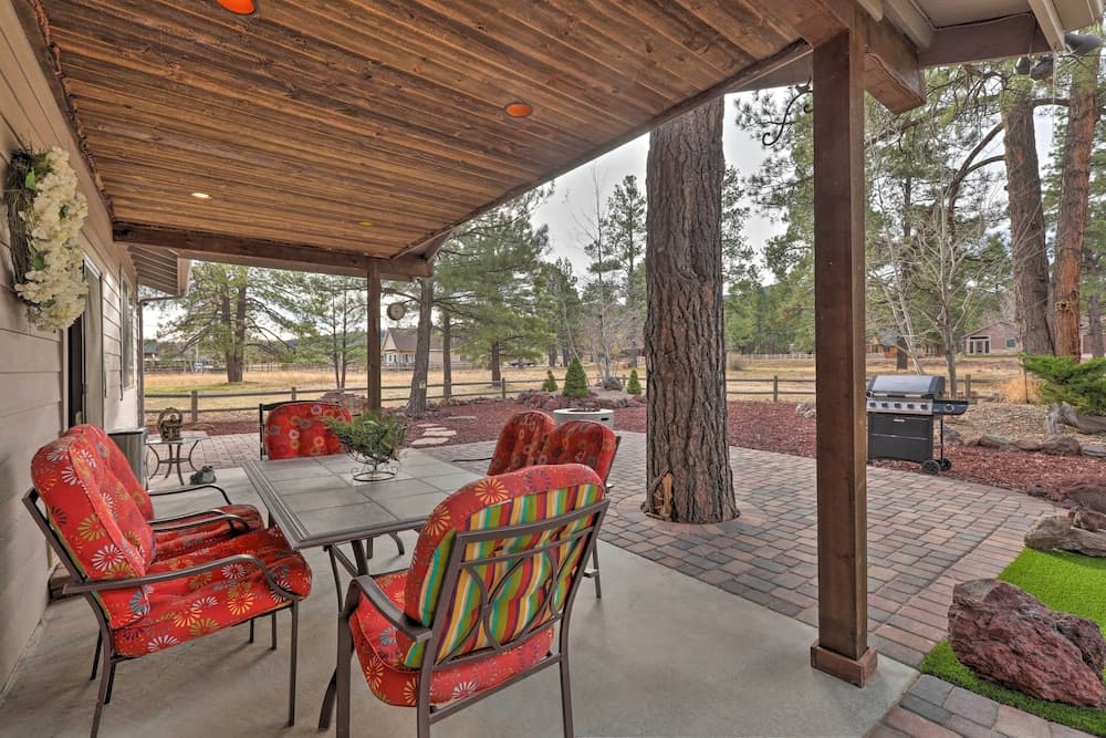 Arizona Home w/ Patio, Fire Pit & Gas Grill