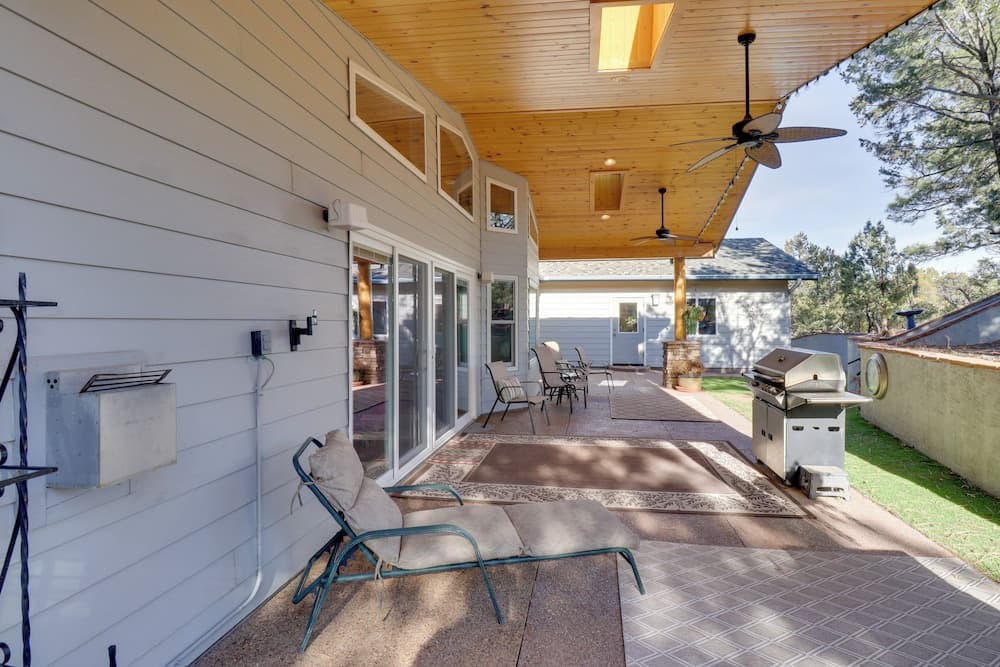 Patio & Forest View: Peaceful Show Low Home