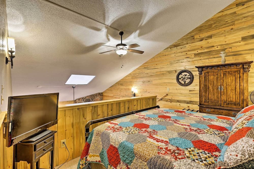 Granby Condo w/ Pool Access, Near Hiking & Skiing!