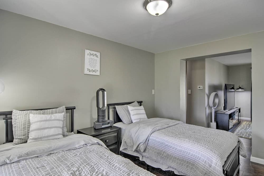 Buffalo Getaway w/ Charcoal Grill & Patio!