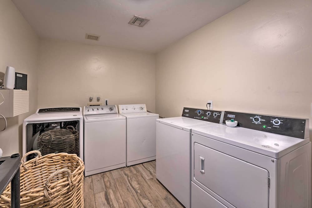 Pool & Game Room: Pet-friendly Lake Havasu Gem
