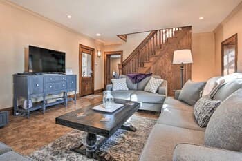 Pet-friendly Manhattan Escape w/ Fire Pit!