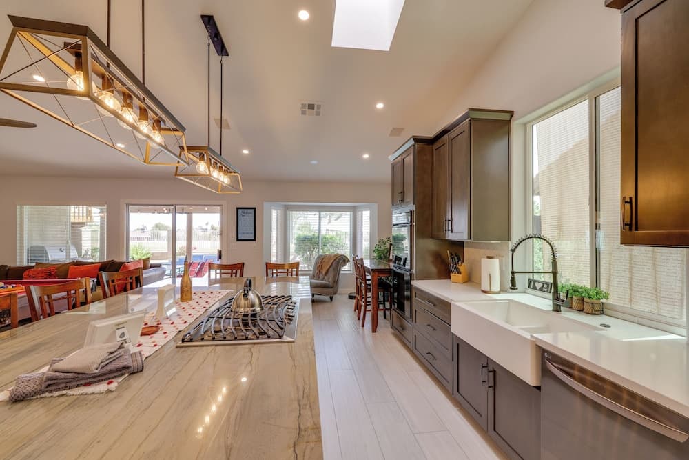 Golf Course Views: Stunning Oasis in Phoenix!