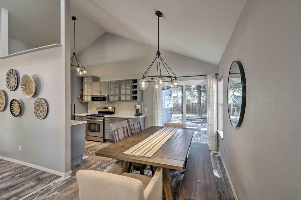 Modern Flagstaff Retreat ~ 4 Mi to Downtown!