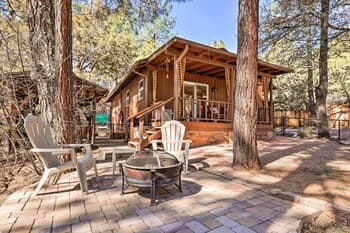 Pet-friendly Cabin: 2 Mi to Pine Trailhead!