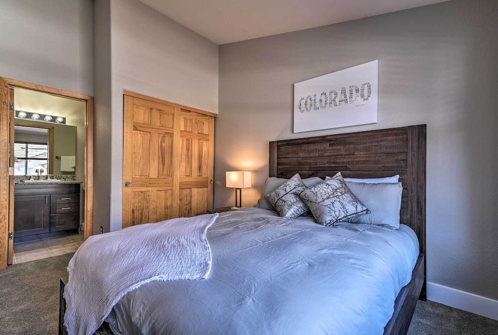 Waterfront Home w/ Scenic Views in Silverthorne