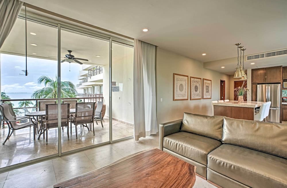 Ocean-view Oasis on Playa Norte: Resort Amenities