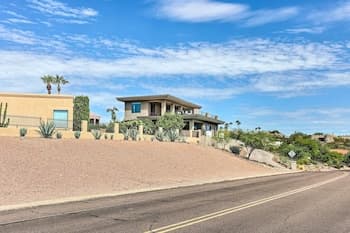 Fountain Hills Escape w/ Panoramic Mtn Views!