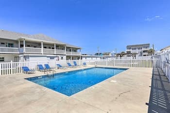 Cozy Atlantic Beach Studio w/ Community Pool!