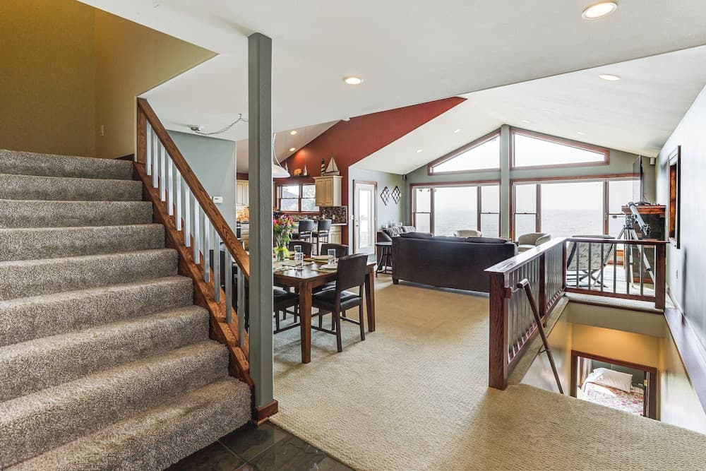 Spacious Edgerton Home w/ Private Beach & Views!