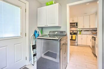 Richmond Home w/ Grill ~ 8 Mi to Downtown!