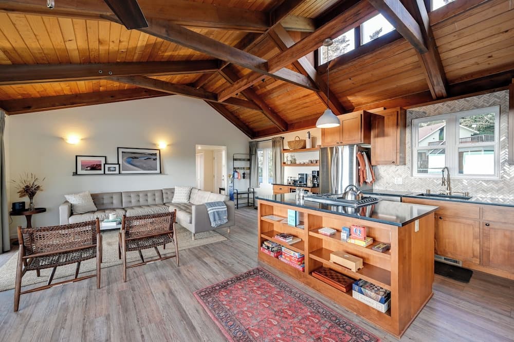 Hot Tub + Ocean Views: Spacious Irish Beach Home!